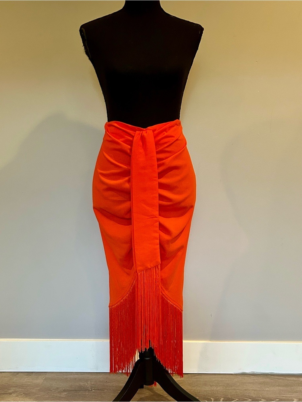 House of Harlow 1960 Orange Ruched Fringe Midi Skirt Sz S Boho Resort Statement - Picture 3 of 14